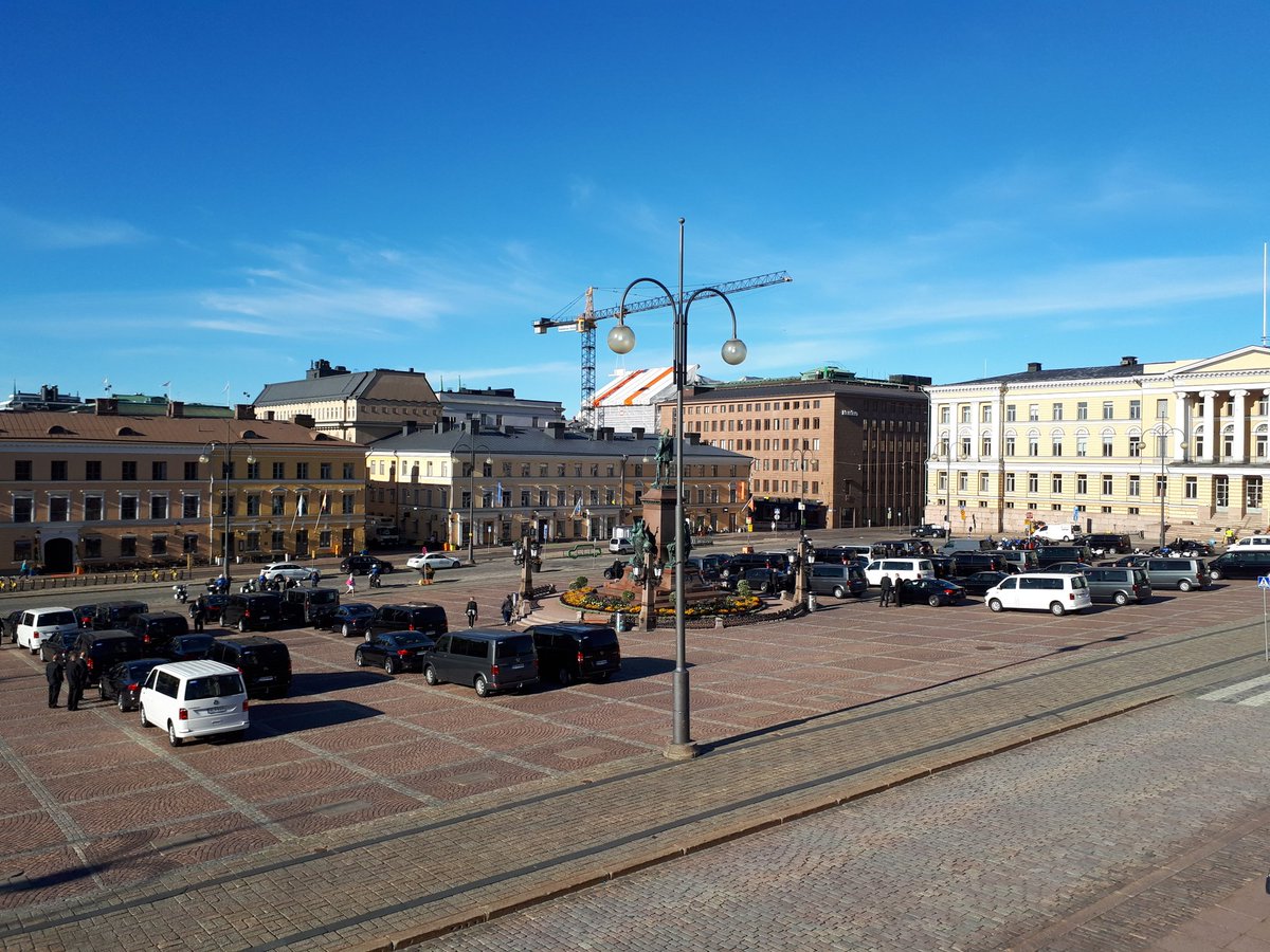 ViljaKirsi's tweet photo. Police and black cars ready. #eumeeting #competitiveness #ministers #EU2019FI #eu #presidency #senatesquare #helsinki #Finland https://t.co/wbcgKqwm6I