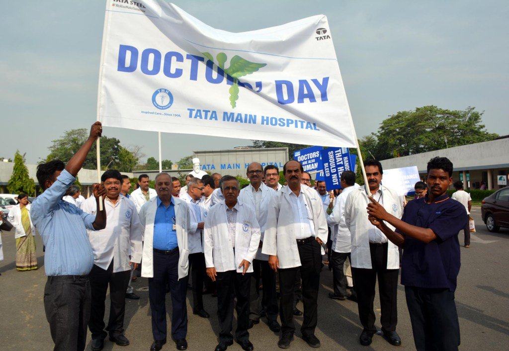 Jamshedpur_'s tweet photo. Tata Main Hospital celebrated Doctorโs Day on July 1.
#TataMainHospital #DoctorsDay #WeMakeBetterTomorrow #JamshedpurCity #IloveJamshedpur #JsrCity #ProudJamshedpurian https://t.co/yj7u1WqLsx