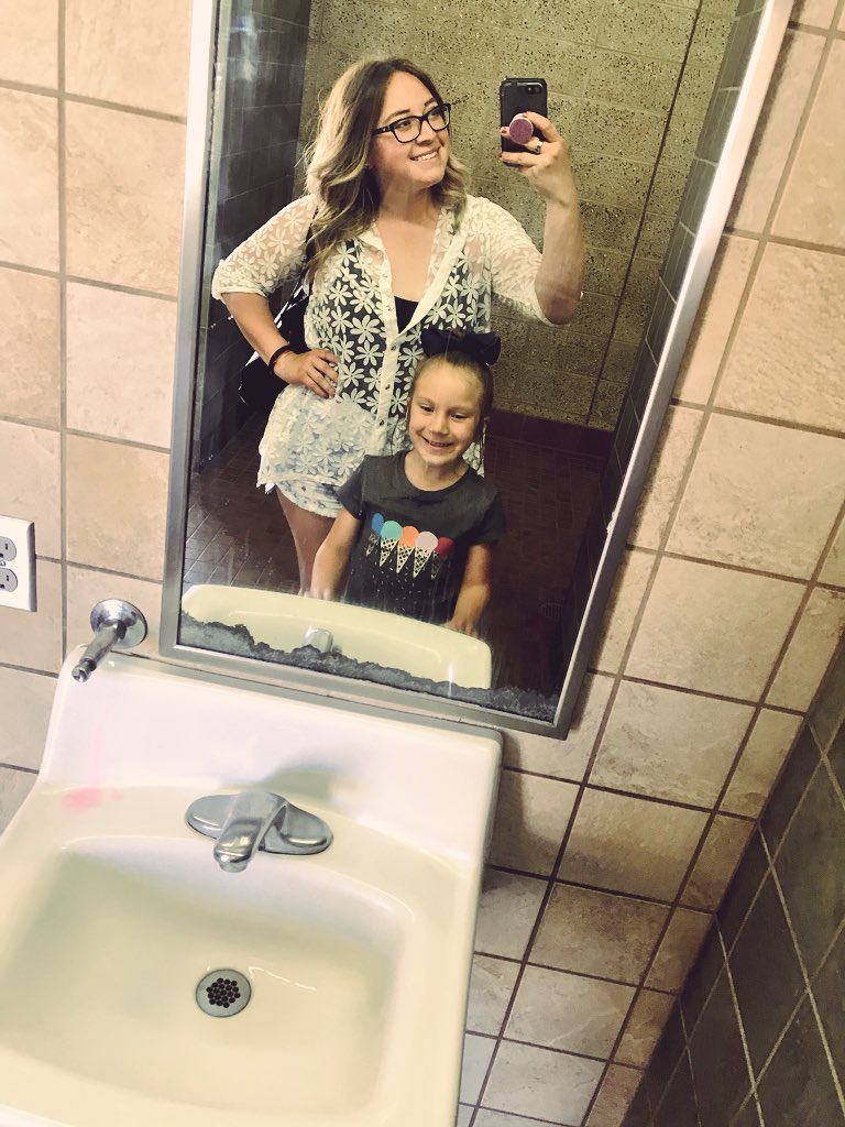 LicaaCisneros's tweet image. Our mini vacay away from our vacay💗
I don’t know what I’d do without this little human of mine😭
#MommyDaughterTrip #BesssFran #1always #getaway #makingmemories