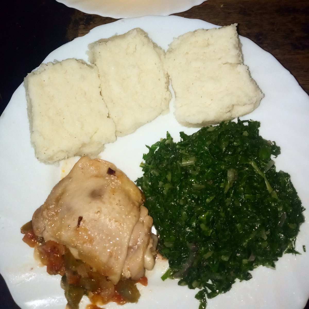 njerimwangi_'s tweet photo. I couldn't post earlier but Chicken, Kale and Ugali did #colormyplate  earlier. #mkenyumbani #healthyfood #foodie #MlunjeKiplani #WasSoDelish #yuuum https://t.co/sA8ljSsW36