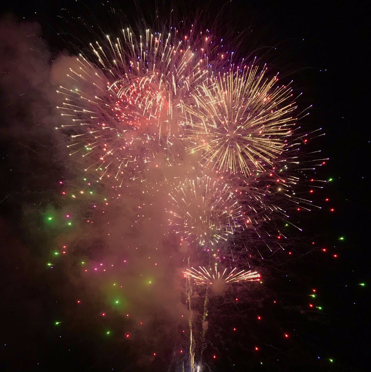 Lowtwait's tweet photo. Seeing fireworks tonight in Deerfield, Illinois. My hometown. 

#AlmostIndependenceDay https://t.co/Yi0kw100MU