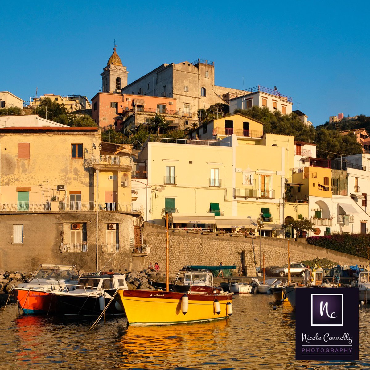 TODAY'S PIC: Sunset Arrival. 

....
#amalficoasttour #unlimitedamalficoast #travelamalficoast #amalfi #amalficoast #italy