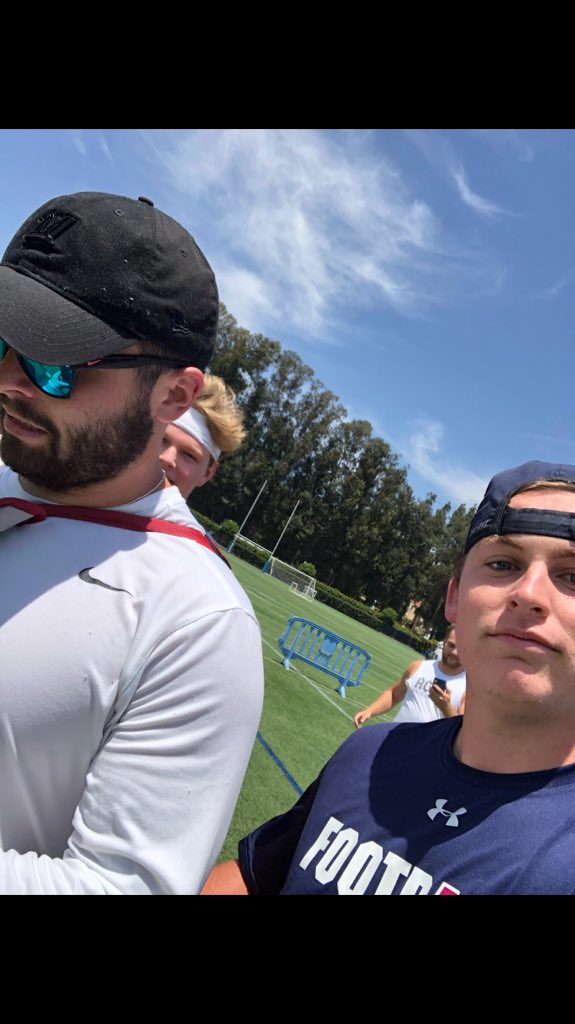 Coach_Carter34's tweet photo. I want to thank @obj @God_Son80 @bakermayfield for being a blessing to my guys today after a workout! The photographs and handshakes made their day!! Incredibly humble, down to earth men! #HUDDLE12 #FCAUCLA2019 https://t.co/ib78aDskUF