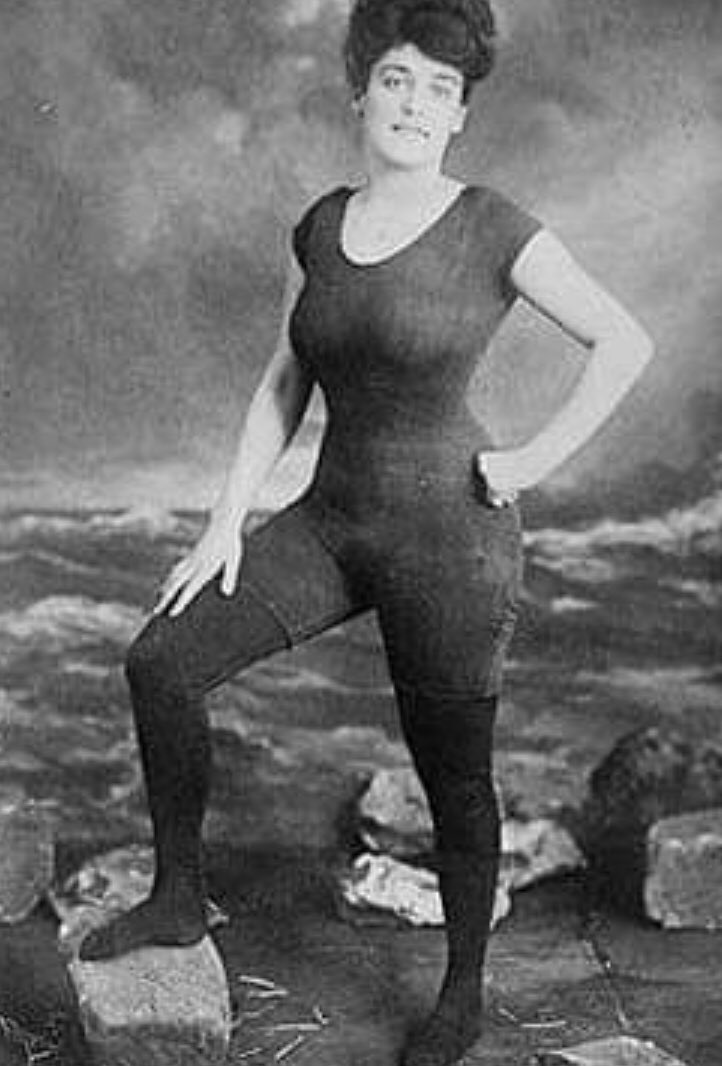 cultstartup's tweet photo. Annette Kellerman, was arrested for posing in this one-piece bathing suit to protest the restrictive clothing standards of the day, that day being the year 1907. Happy 4th Of July! ps HER BODY IS RIDICULOUS #nofilter #shecouldgetit https://t.co/dr9EbFRnE5
