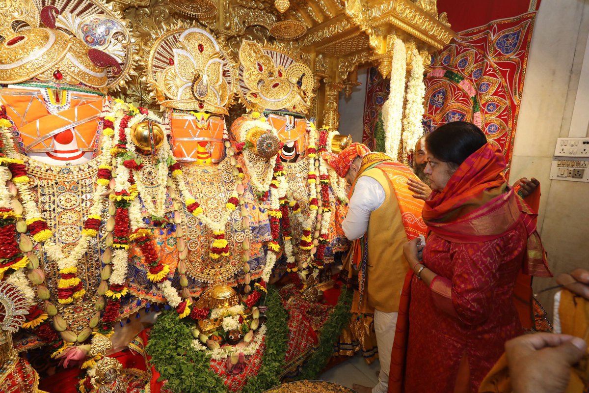 AmitShah's tweet photo. श्री जगन्नाथ रथ यात्रा के पावन अवसर पर अहमदाबाद के जगन्नाथ मंदिर में मंगला आरती की और महाप्रभु का आशीर्वाद लिया।
जय जगन्नाथ 🙏 https://t.co/eXS3m1Ze3i
