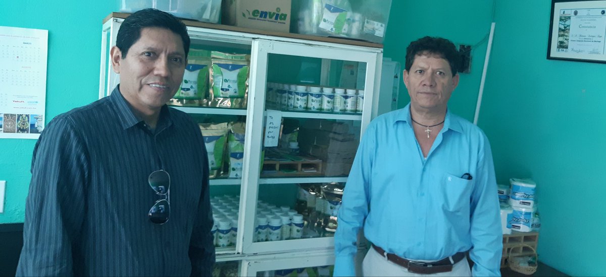 AgroMatch_Gto's tweet photo. Con el empresario #Celayense Paco Arreguin conocí el proyecto innovador industrialización de #Moringa, multivitaminico que en la #India se le conoce como #PanDeLaVida, cuyos productos tienen múltiples aplicaciones en la salud. Y además es @marcagto https://t.co/cgvj3WVRGE