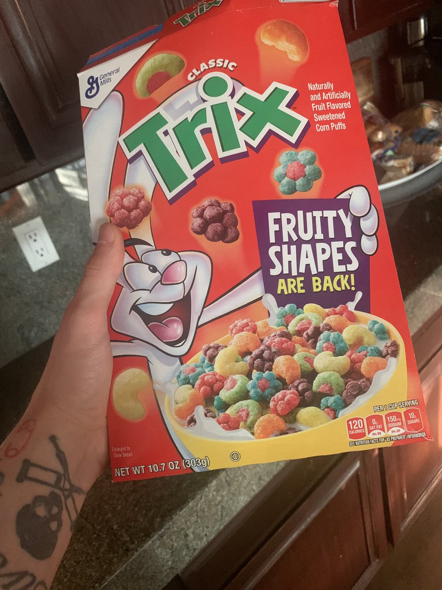 machinegunkelly's tweet photo. Trix finally figured out no one was fucking with the shape change. it only took y’all a whole decade but welcome back. https://t.co/60qz7dezA8