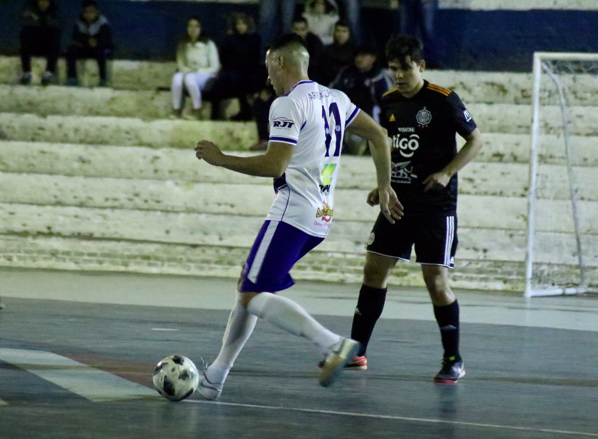 FutsalAPF's tweet photo. #FutsalAPF #LigaPremium 🇵🇾

📆 Fecha 5 - Rueda 2  

⏳ Finalizado!

✅ Serie 🅱️

🔸@StarsClubF (3) - @Futsal_Olimpia (5).

Goles: Juan Franco, Ramón Mongelos x2 (SC); Pedro Pascottini x3, Rodolfo Román (O). https://t.co/bG16Ojybew