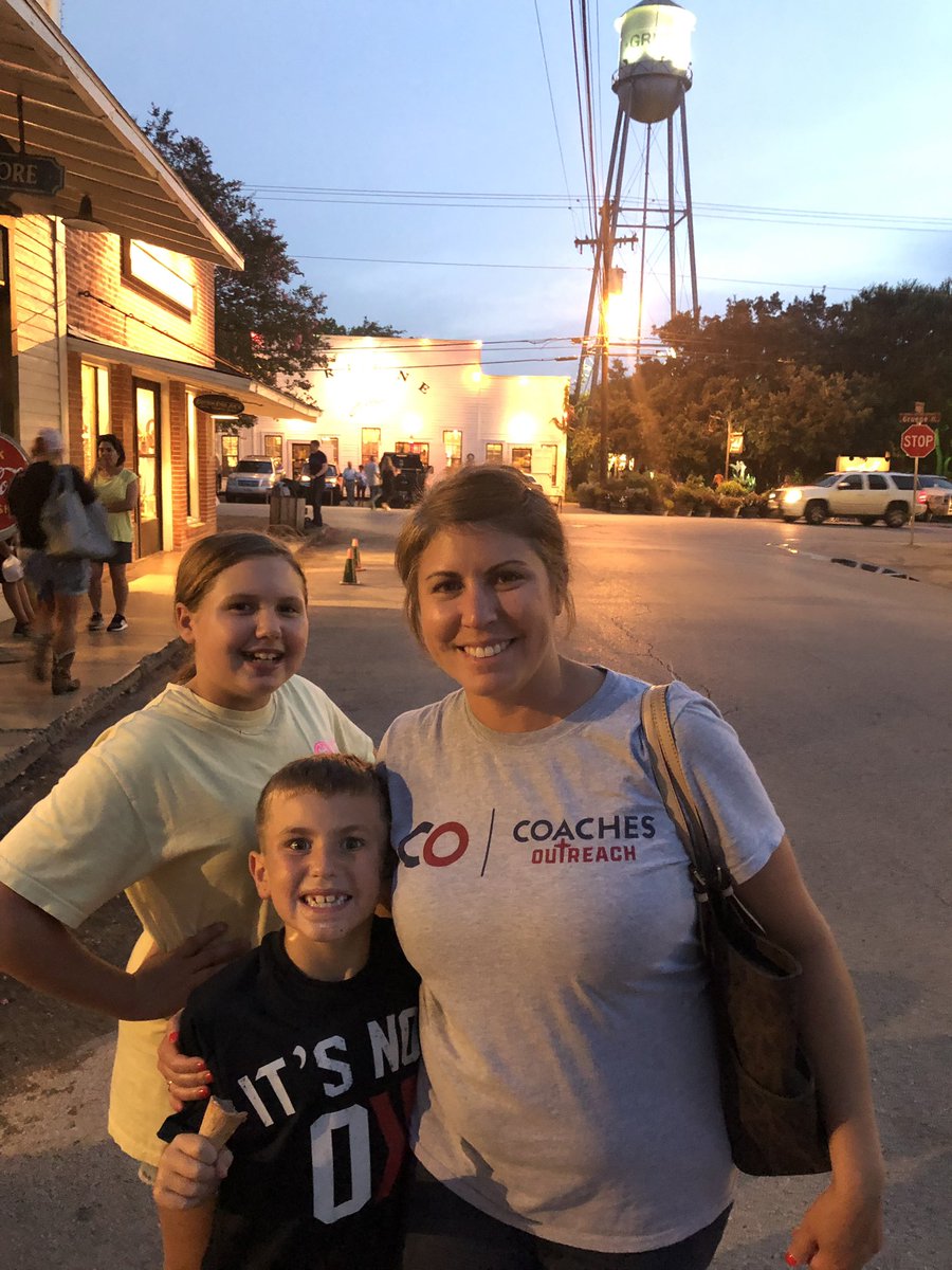 coachroecker's tweet photo. Quick little stop with the fam! (Man has Gruene changed) Don’t know if we will be able to sleep tonight, to excited to see @MackeySpeaks and participate in the 1st ever leadership camp! #letschangesomelives #2words #leftlaneandboogie @NikkiRoecker https://t.co/Ctbd9wD4i7