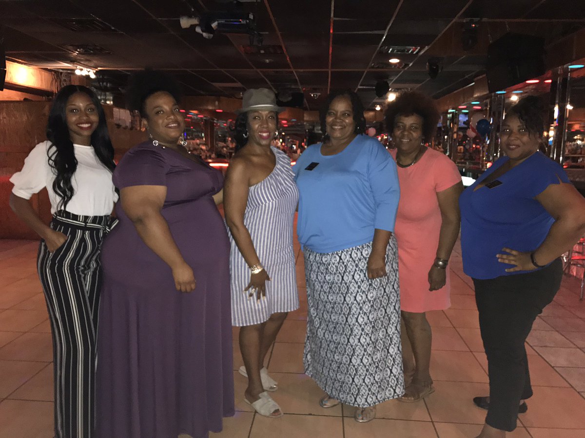 BaltimoreDems's tweet photo. The Baltimore City Democratic State Central Committee kicked off its 1st Wednesdays Mix &amp; Mingle Fundraiser! Each month a district will host an event. This month was hosted by the 43rd District!!! 🎉 Great job to everyone who made this a successful event! #BaltimoreDems #BCDSCC https://t.co/AAWsxXbYxR