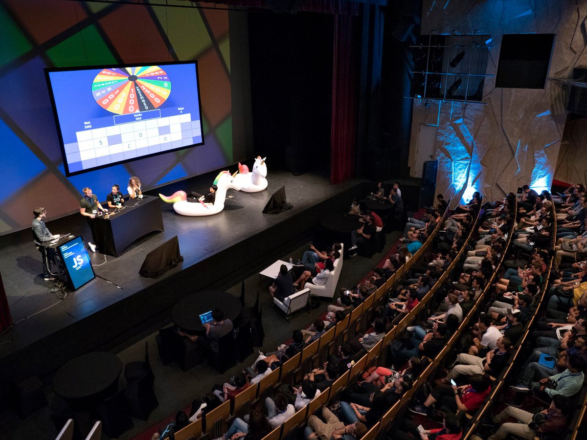 jsconfasia's tweet photo. Our photographers perspective on day one of #jsconfasia 2019 closing off with the rad Code In The Dark with Justin Lee. https://t.co/r8OXqFEEHa https://t.co/CQYEYAEnQh