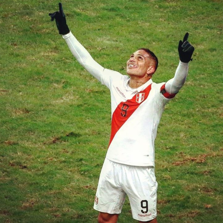 Paolo Guerrero en Copas América con Perú:

➔ 13 goles.
➔ 4 asistencias.
➔ 24 partidos.
➔ 5 ediciones consecutivas marcando.
➔ 2 títulos de goleo.
➔ 2 veces tercer lugar.
➔ 1 final.
➔ Máximo goleador activo del torneo. 

LEYENDA SUDAMAERICANA.