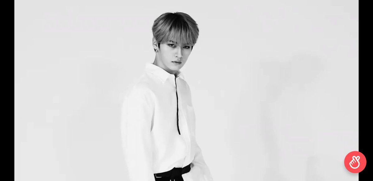 kyuala_kyu's tweet photo. Gak kuat aku liat lino kek gini😱

#LeeKnowDancingGem #LeeKnow #StrayKids #SKZ_PLAYER https://t.co/NTHMxP1xwN
