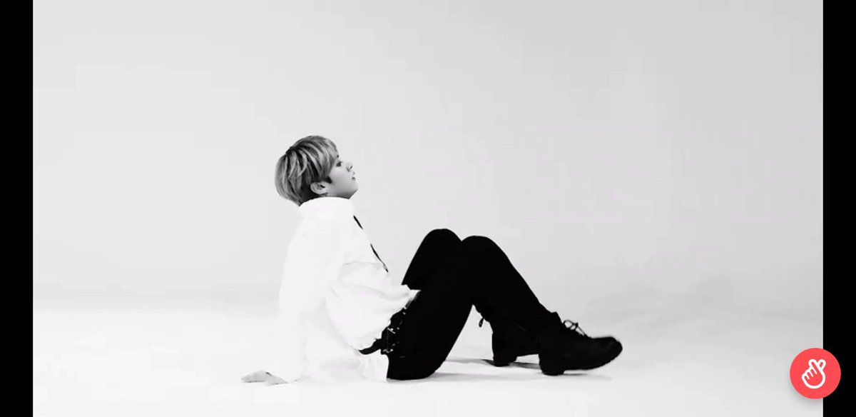 kyuala_kyu's tweet photo. Gak kuat aku liat lino kek gini😱

#LeeKnowDancingGem #LeeKnow #StrayKids #SKZ_PLAYER https://t.co/NTHMxP1xwN