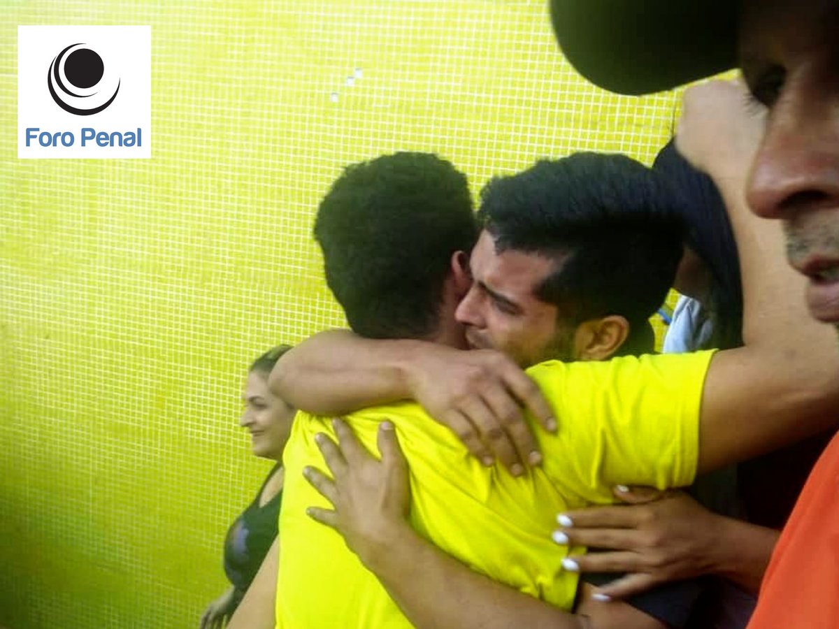 ForoPenal's tweet image. #3Jl Hoy el @ForoPenal logra excarcelacion bajo cautelares en #Lara de 23 detenidos arbitrariamente el #1My. Seguimos. Vía @abraham_c Coordinador Foro Penal Lara. 

#AbrazoDeLibertad
#PresosPoliticos #Excarcelados #DDHH #ForoPenalLara #Seguimos