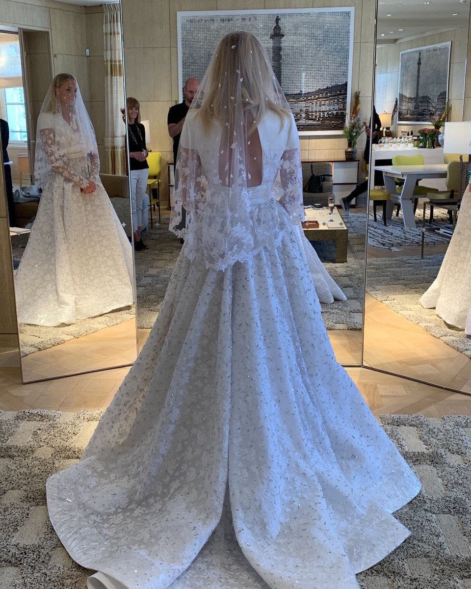 The back of Sophie’s gown 💜😍 #TurnerIntoAJonas