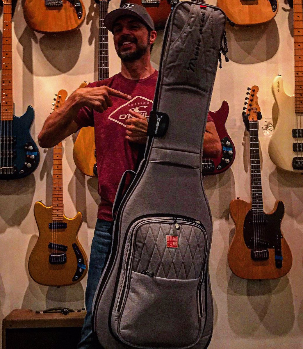Loving the #MusicAreaCases gig bags. #thebasshang #stevearaujo #bassmusicianmag #bassmagazine #bass #bassist