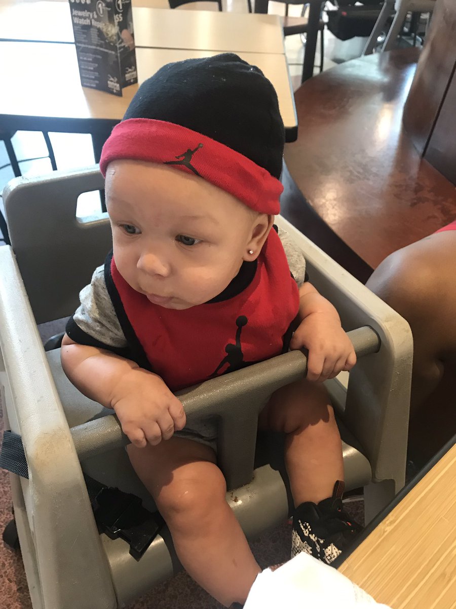 KeeMoneyyyy___'s tweet photo. Gone be a mfer when he get older  😍🤷🏽‍♀️ #FlyyKhi .. https://t.co/wB9ue1kvNP