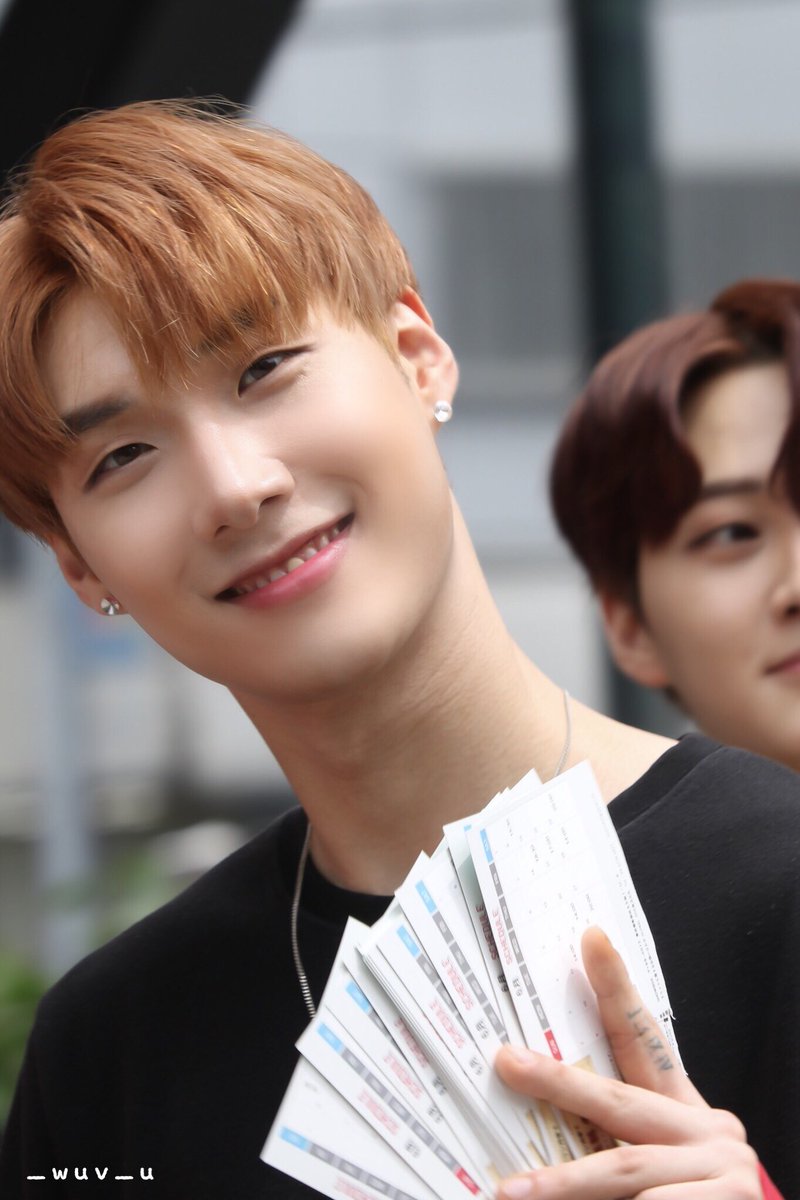 choitangs's tweet photo. choi taewoong is absolutely gorgeous https://t.co/JukpkL5jRW