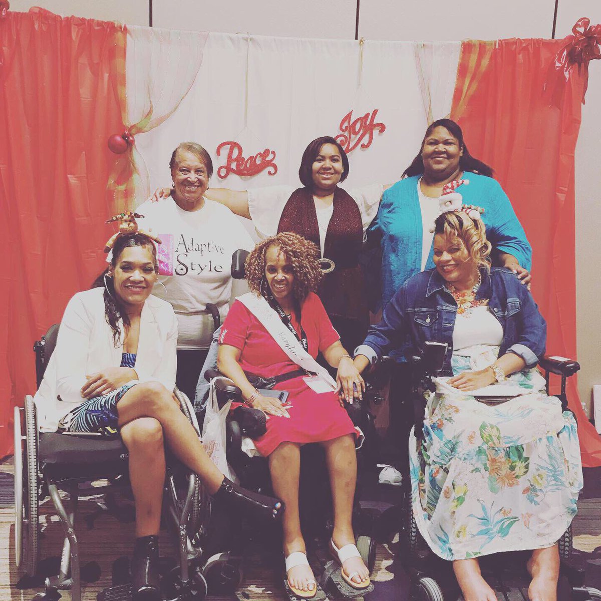 AdaptiveStyle's tweet image. What a wonderful evening!!! The theme was Christmas in July and we did a gift exchange! As my gift, I gave 3 Adaptive Style t shirts to the 3 names drawn. They loved it!!! It has been a great day in Arkansas!