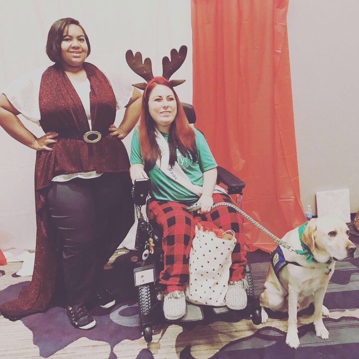 AdaptiveStyle's tweet image. What a wonderful evening!!! The theme was Christmas in July and we did a gift exchange! As my gift, I gave 3 Adaptive Style t shirts to the 3 names drawn. They loved it!!! It has been a great day in Arkansas!