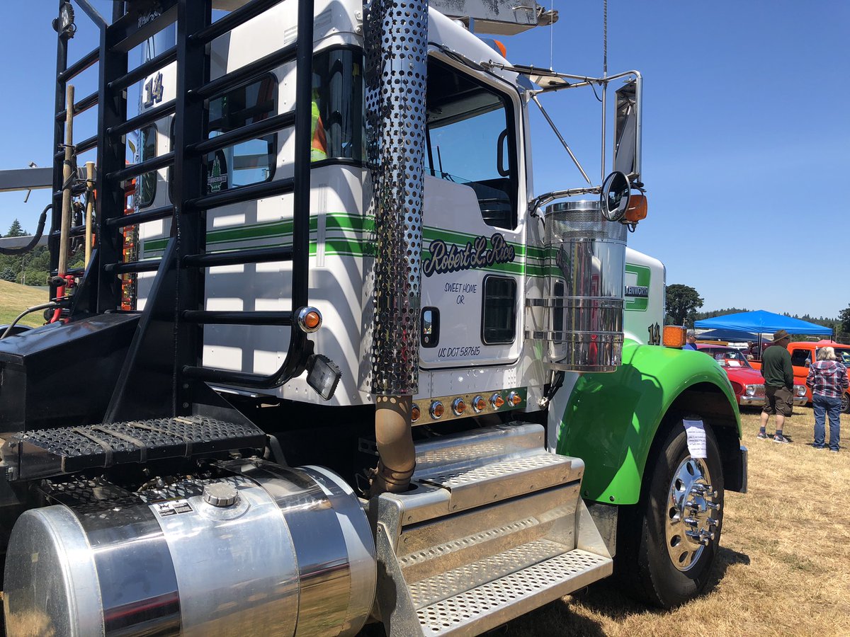 LoggerM2's tweet photo. Kenworth eye candy at the local truck show... #KWtrucks #Loghaulers #TreeTruckin #OrLogging #chrome https://t.co/woq8O9uGjE
