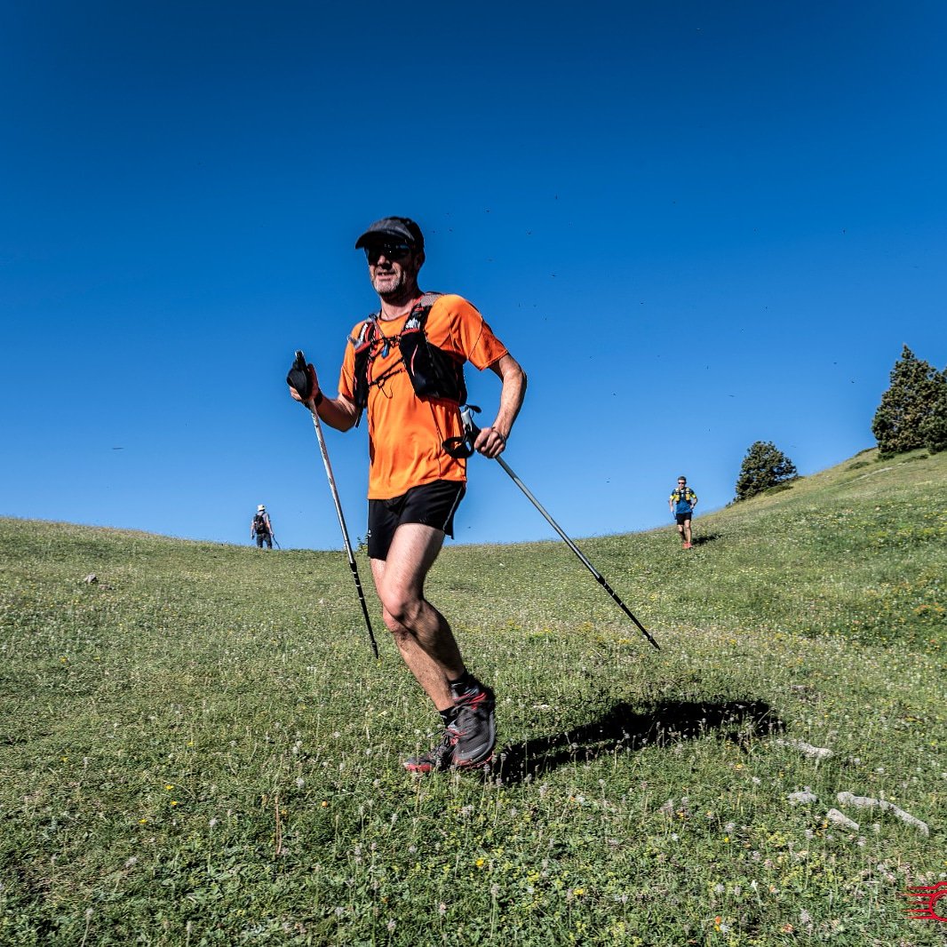 EscaldatsS's tweet photo. Amb una calor insoportable i condicions dures per correr, al @jimper5 no li atura res. Tot i aixi es va recorrer la Cavalls de Vent de 43,6kms i 3000m+ amb 8h05'. El nostre ultrafondista escaldat d'excel.lencia! Felicitats campio!!
@EscaldatsS @ELESAGANTER https://t.co/W8zGisPoAn