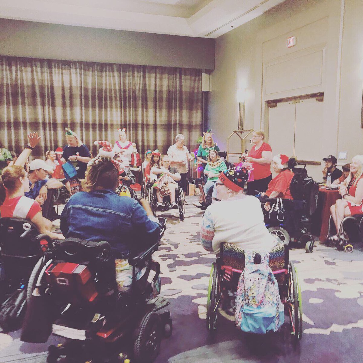 AdaptiveStyle's tweet image. More photos from this evening!