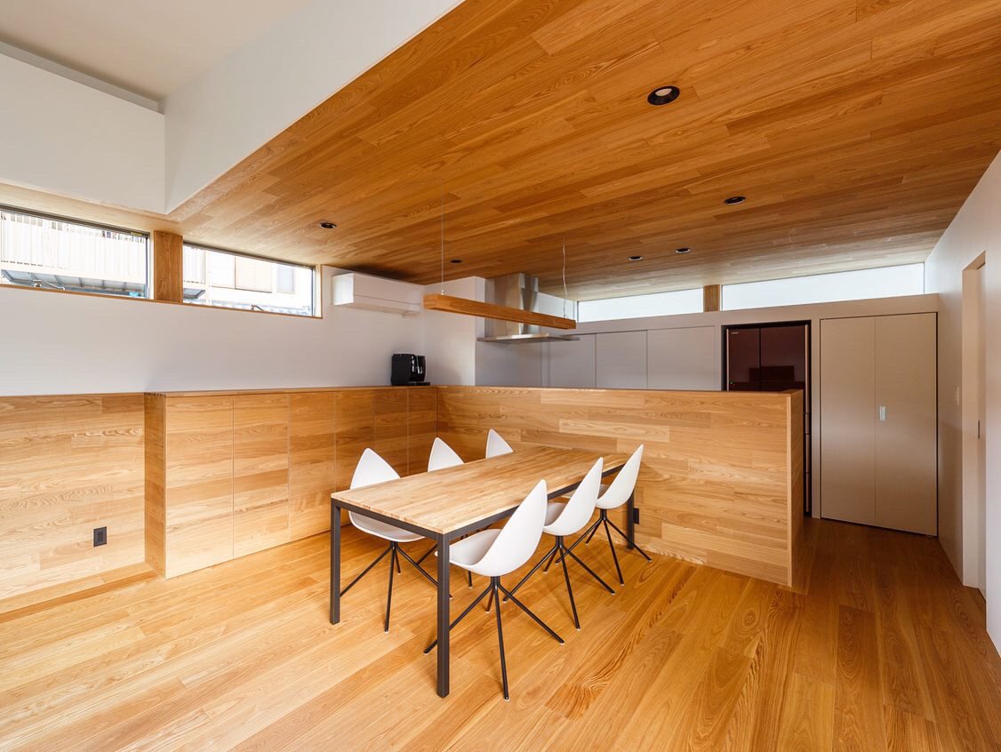 一級建築士事務所haus على تويتر 洗濯機は冷蔵庫の右側の扉の中に隠されています Haus Flow 兵庫県姫路市 建築 建築家 家 家づくり 新築一戸建て マイホーム 注文住宅 設計 設計事務所 デザイン インテリア キッチン ダイニング 収納 造作家具