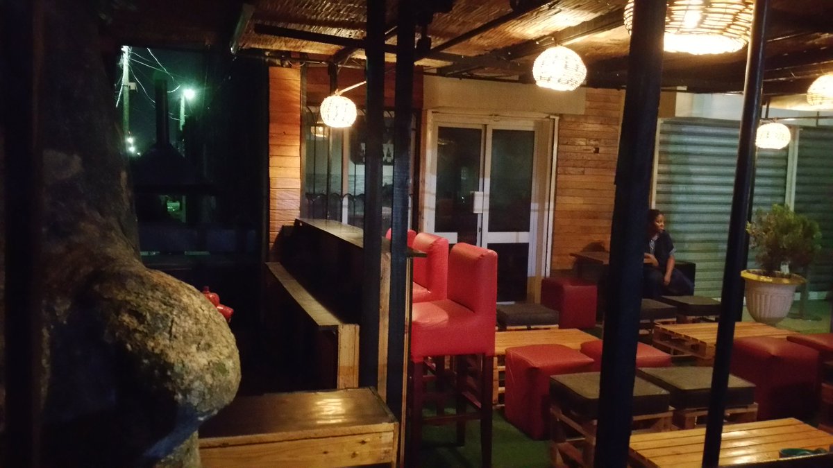 Chose promise...
Le Friend's food bonamoussadi en face de l'école publique sera ouvert dès demain vendredi à 16h.  Nous ferons ultérieurement un lancement officiel.

Kotto reste ouvert et sans changement.

Merci pour la patience, le soutient et tt l'amour que vous m'donnez 😊❤🙌