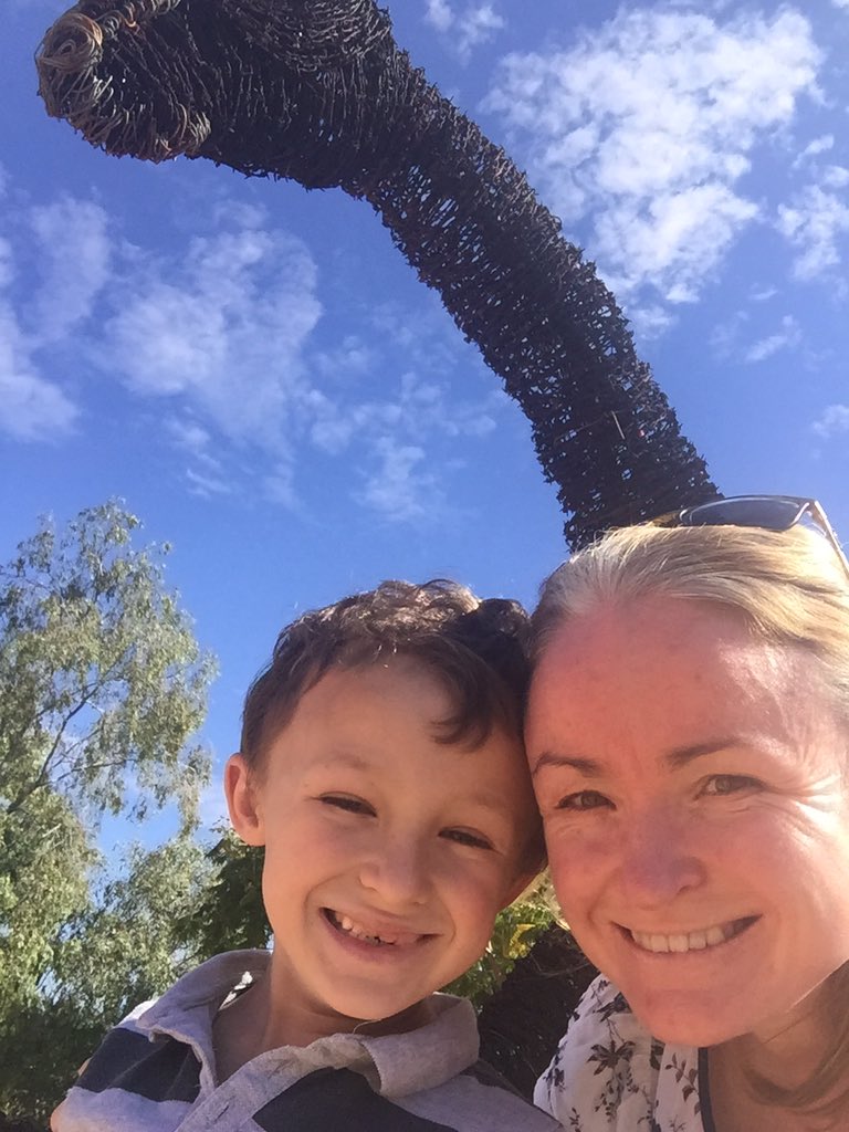 PlushSally's tweet image. Amazing day #treeofknowledge home of @AustralianLabor and really labor worldwide,fossicking for Agate then onto Muttaburra and Captain Starlights lookout #carfullofrocks #outbackholiday #alwaysdriving