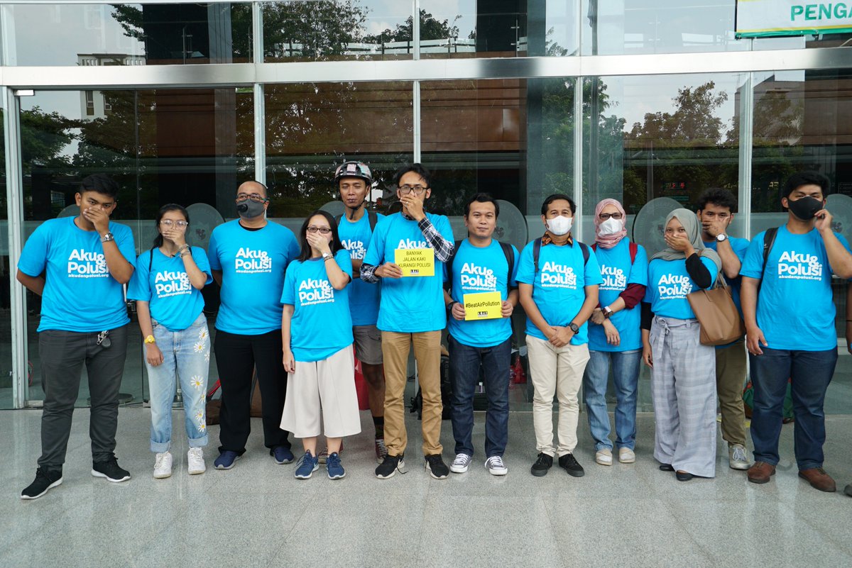 Warga Resmi Gugat Gubernur, Menteri hingga Presiden! 
Semoga ini langkah awal agar kualitas udara di Jakarta dan sekitarnya dapat diperbaiki secara Terstruktur, Sistematis, dan Masif. #AkudanPolusi
greenpeace.org/indonesia/siar…