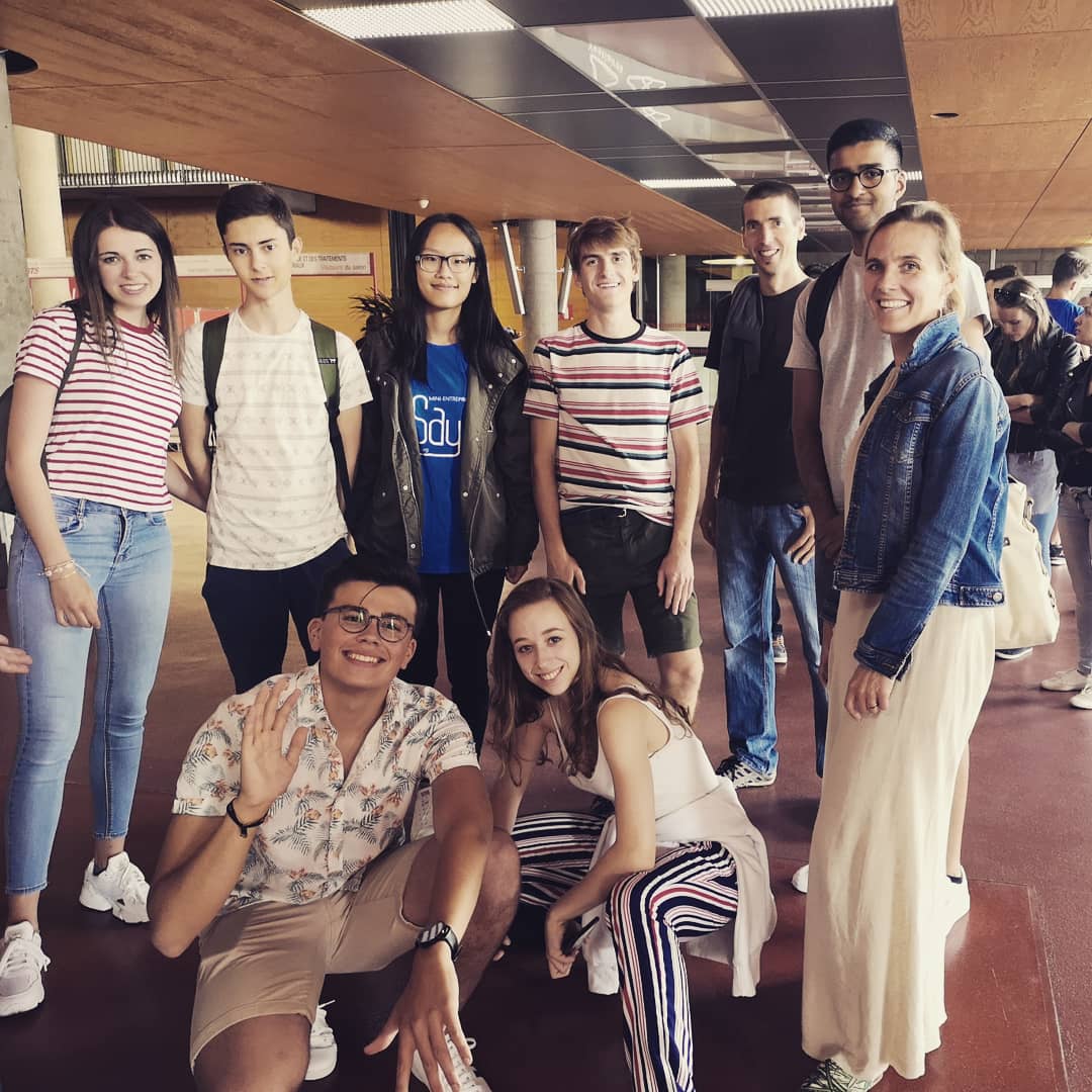 JELuxembourg's tweet image. It's now day 2 of the #COYC19 in Lille. Deborah, Estelle, Chenyan, Mathis, Sagar, Tom &amp;amp; Noé just finished to set up their stand and will now rehearse for their stage presentation this afternoon.

Go Team Say It 💪🏾🍀!!!
#JA100 #minientreprises @JA_Europe @epafrance