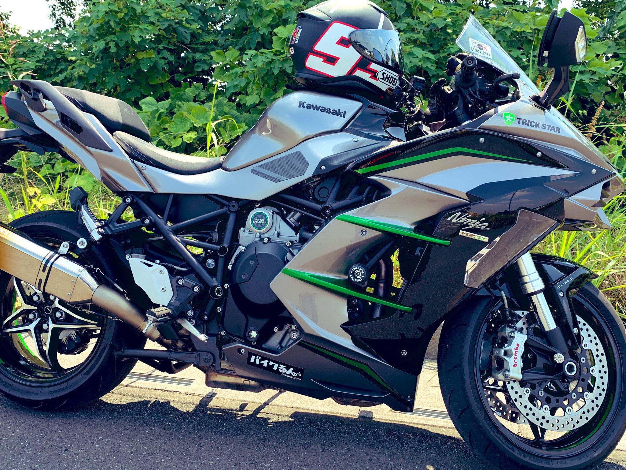 Ck Rider 髙山 今日と明日で二連休で 今日は一日雨降ってたから明日は雨が降ってなかったらオフ会以来のおバイクしようかなぁぁぁ H2sx みっちーちゃんねる 脳筋ライダー アッキーch 合同オフ会 ステッカー バイクるん モトブログ T