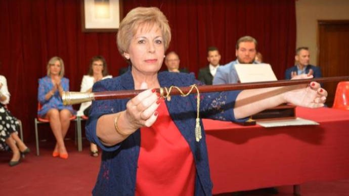 María del Carmen Montes, alcaldesa de #Almadén, reduce un 65% los gastos dedicados a cargos públicos. Todos los detalles en C-LMHOY con <a href="/madinamunoz/">Fran Madinabeitia</a>   
cmmedia.es/listas-de-repr… 

#CMMRadio
Sintonízanos ahora📻