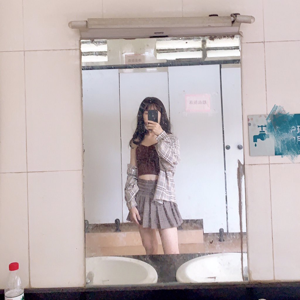 momo55546407's tweet photo. ���公园的厕所露出，太多蚊子啦，咬的我屁股全是包
#伪娘 #cd #露出 #crossdress  #女装子 #男の娘 #可爱的男孩子 https://t.co/zR02Z6U8Xj