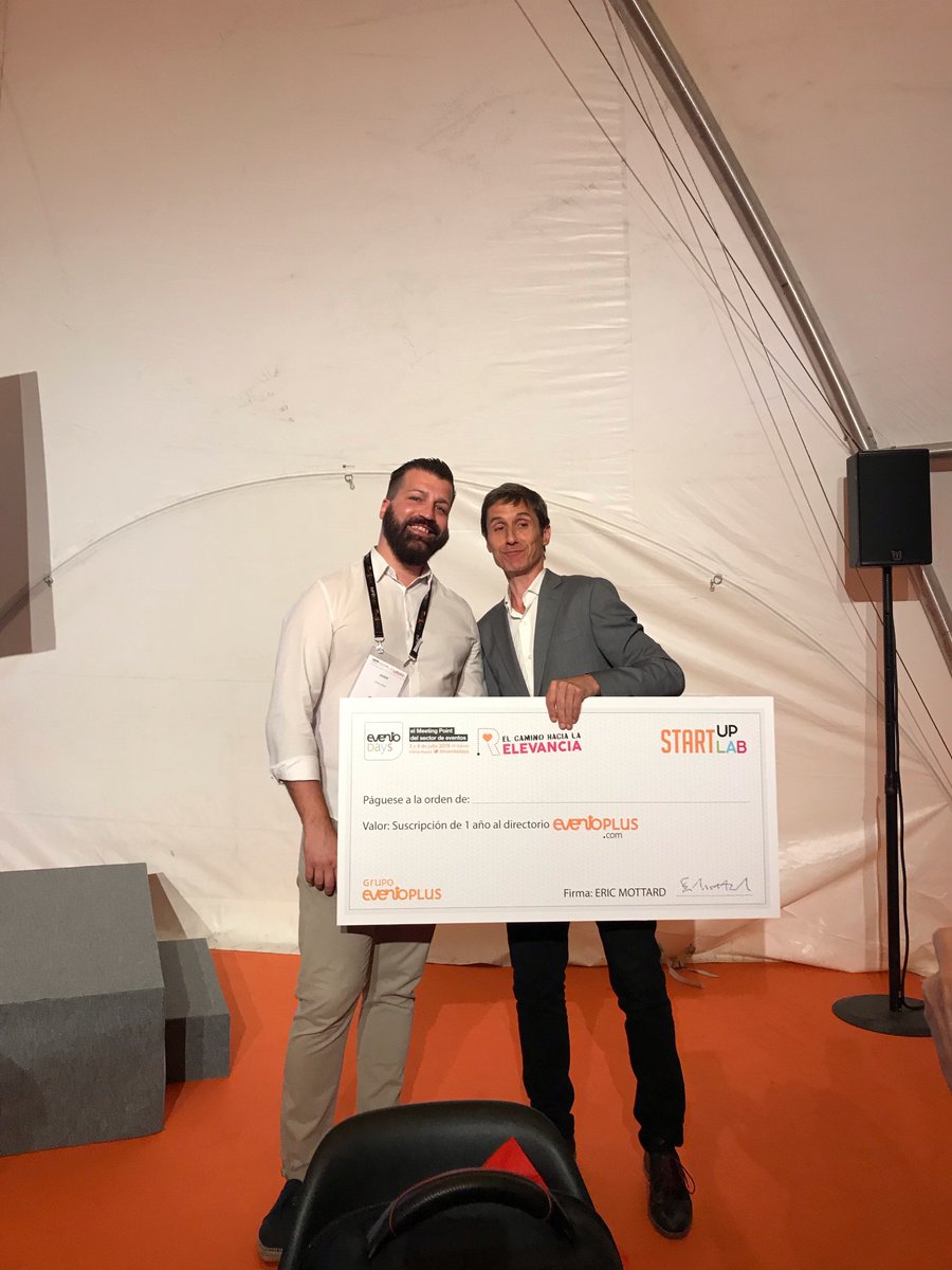 GrupoXabide's tweet photo. #EventoDays |  @hireme_app start up ganadora del concurso Start Up Lab con @emottard de @grupoeventoplus junto al CEO @joseleonsoria 
* Foto de @onofre_vicente que ha formado parte del jurado del evento https://t.co/Snjcs0PJwS
