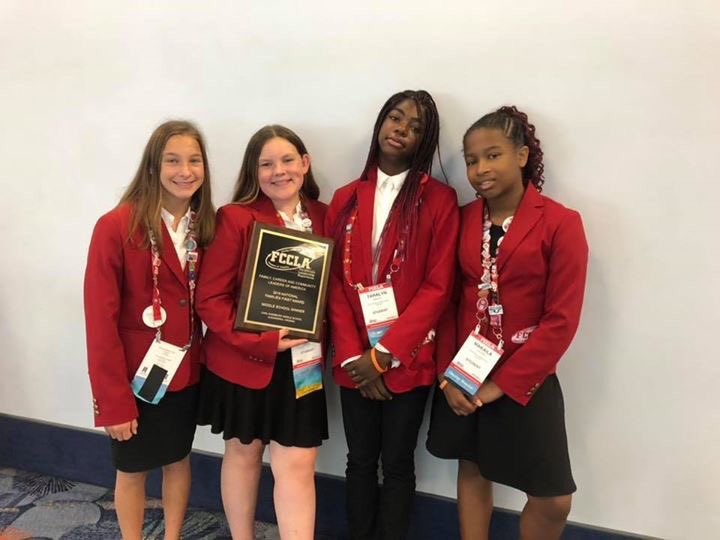 CSMS_FCCLA's tweet photo. @Sandburg_MS FCCLA members accepted the @NationalFCCLA Middle School Families First award for the Kid Chefs: FCS Dine In Day project. They taught students how to prepare a healthy, budget-friendly meal and encouraged families to share a meal together on FCS Day. @PrincipalBarker https://t.co/3Yy2UGOdAL