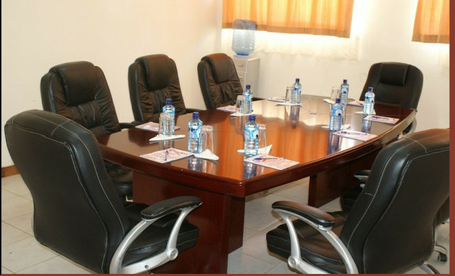 MeruslopesHotel's tweet photo. Experience our conferencing and meeting facilites at Meru Slopes Hotel: Our board room is equiped with amenities and technology required to make your corporate meeting/conference a success. #Welcometomeruslopeshotel #Excellentcustomerservice https://t.co/eFQXwuEeqQ
