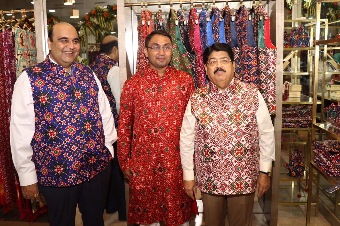 Traditional ‘Patola of Patan’ is now Ahmedabad’s Pride DeshGujarat