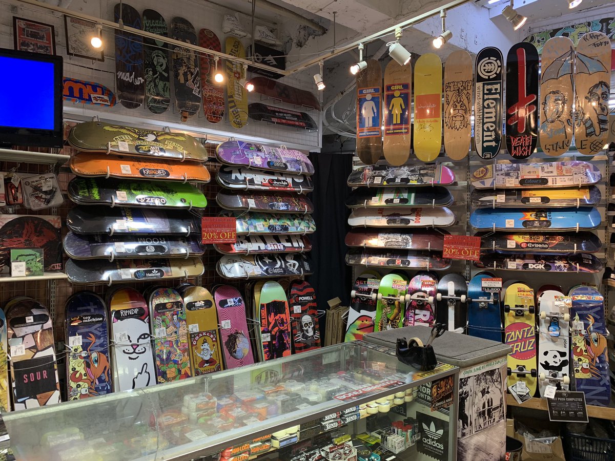 大橋めりさ Fine Ar Twitter マジハピお店紹介 Stormy Stormytokyo スケートボード ストリートウェア メンズ キッズ 初心者歓迎 すごくカッコいいお店です 是非行ってみてください ストーミー渋谷店 東京都渋谷区神南1 10 7第2工業ビル1f 11 00 00