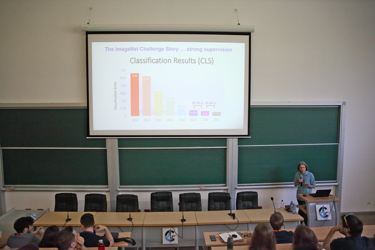 #EEML2019 The day continued with *Andrew Zisserman*, who gave an amazing talk about self-supervision!