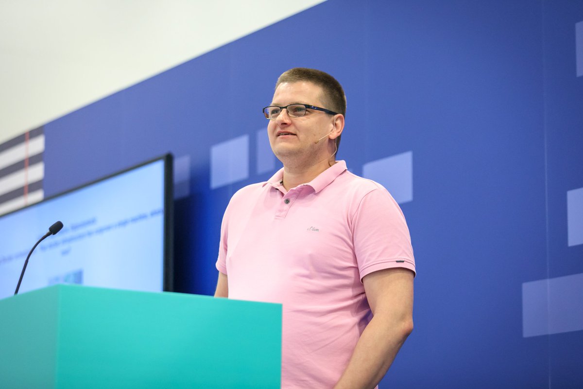 karolykassjr's tweet image. Yesterday I got some professional photos of me at #dockercon19. This was the first time that I spoke at an international #conference. I love it.
 #DockerCon #DockerCommunity #docker #containers #DevOps (@DockerCon, @Docker)
 🤓❤🐳