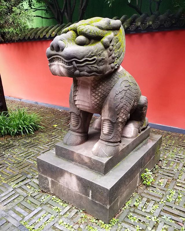 PORTdesign's tweet photo. "anyone can get past a dog, but nobody fucks with a lion" -Grandma's Boy #China #Chengdu #sculpture #rockgarden #garden #temple #travel #wanderlust https://t.co/94jp3vsIJ9