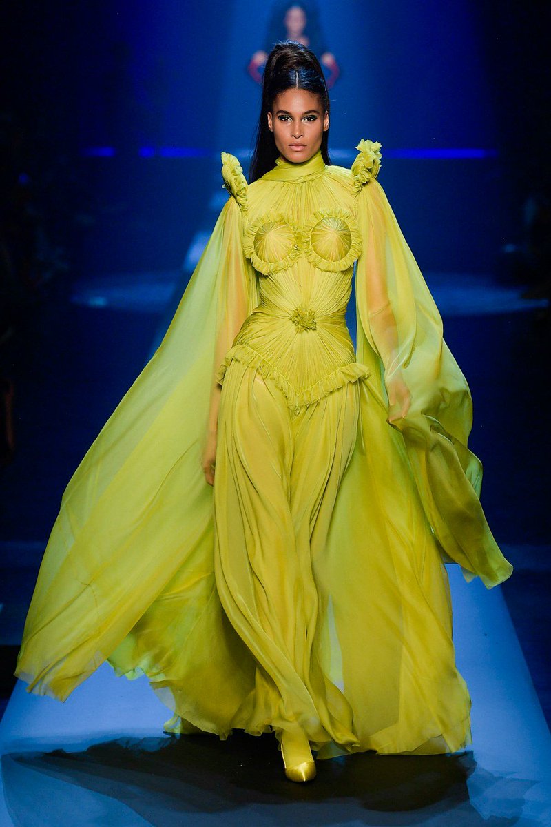 Vogue Magazine tweet media