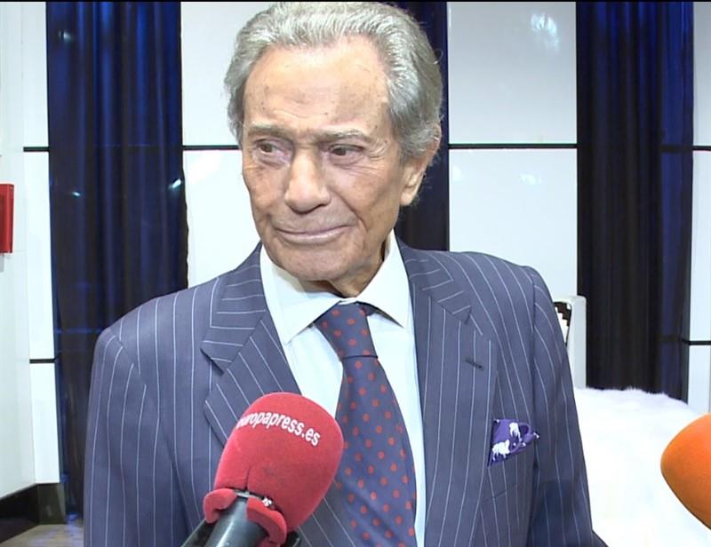 europapress's tweet photo. #ÚLTIMAHORA | Muere el actor Arturo Fernández a los 90 años https://t.co/86YYNvId4g https://t.co/trog4jTBP7