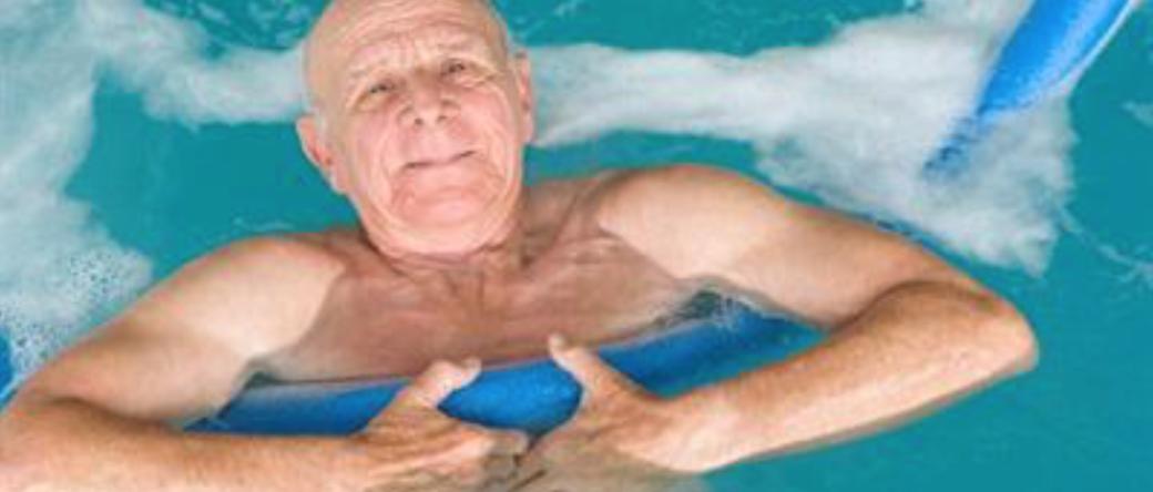 Zwemmen is leuk en ontspannend. Elke eerste en derde dinsdag van de maand kunnen mensen met (een vermoeden van) dementie met hun begeleider/mantelzorger zwemmen in De Tweesprong. Interesse? Dinsdag 16 juli de laatste maal voor de vakantie. Zie: bit.ly/2XPl8Pm