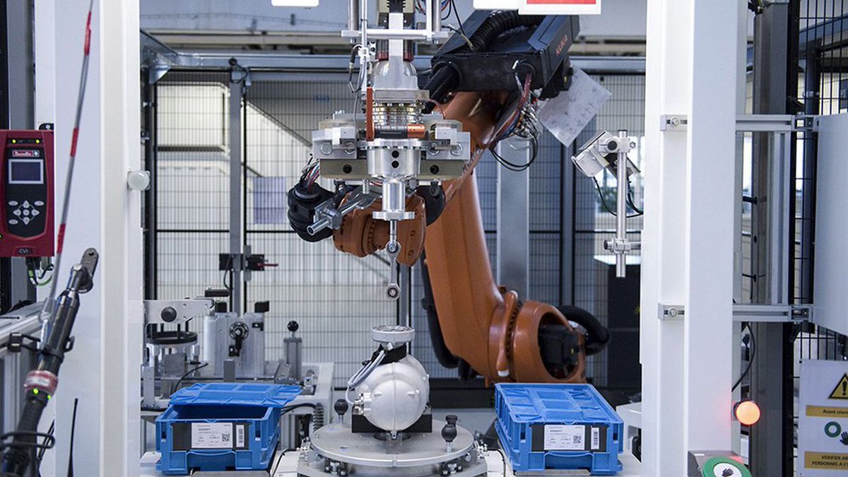 Avencore_'s tweet photo. Robotisation des lignes de production: un marché en mutation désormais ouvert aux TPE ⤵ https://t.co/wFoX1mnIki https://t.co/FoGDzkuJZA