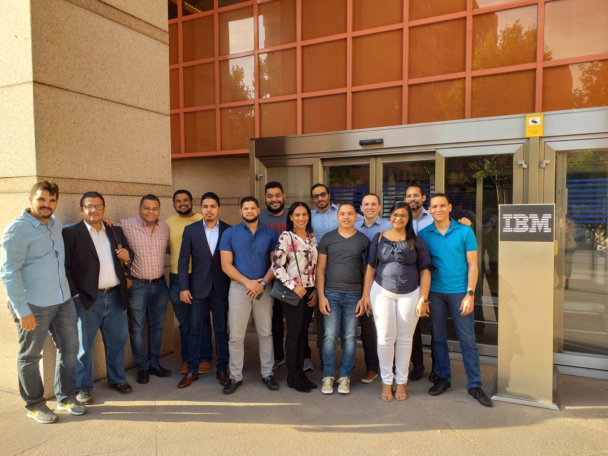 marisolalcala's tweet image. IBM recibe a los alumnos del Máster en Business Intelligence y Big Data G1 @eoi @MESCYTRD #mbigdata