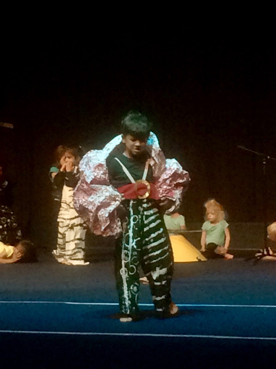 ageem_10's tweet image. Spectacle d’ouverture @congresageem19 #ageem #ageemversailles2019 
Toujours un émerveillement ! 
Bravo aux enfants, aux enseignants et à l’ @AGEEM_National de nous offrir ces formidables moments!